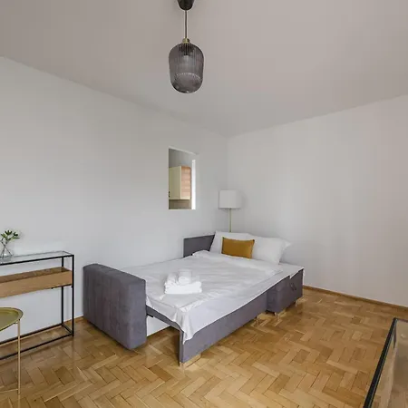Katowicka Comfort By Bookinghost Apartman
